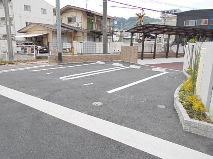 アシャンティ高砂の駐車場