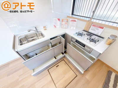 【キッチン】 | 三島市萩　中古一戸建て | 設備充実♪お手入れらくらく♪収納豊富♪使い勝手の良いキッチンです！