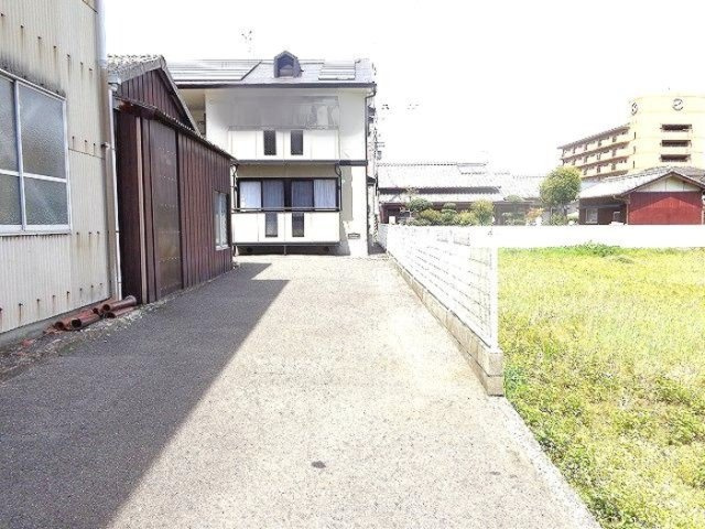 リッツハウス新堀　B棟の駐車場