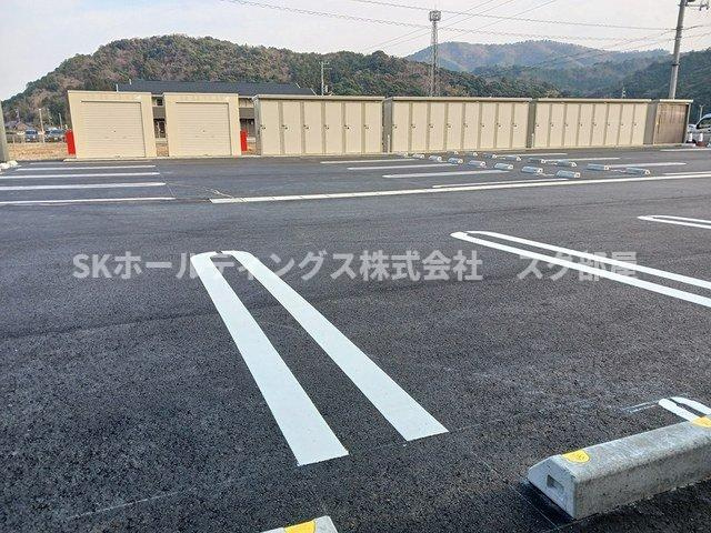 アンソレイエ高浜Ⅱの駐車場