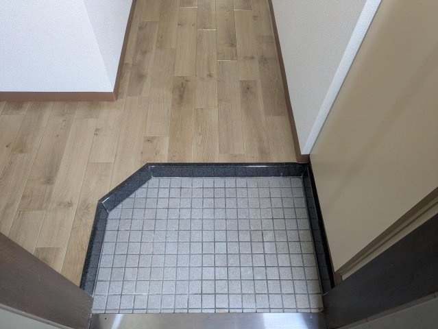【玄関】福田町レジデンス