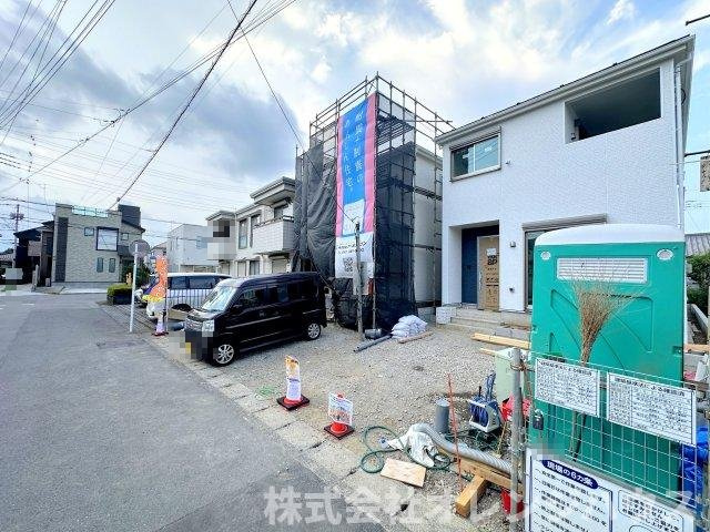 【前面道路含む現地写真】 | 厚木市妻田西1丁目　新築分譲住宅　全2棟 | 写真撮影【2026.7】