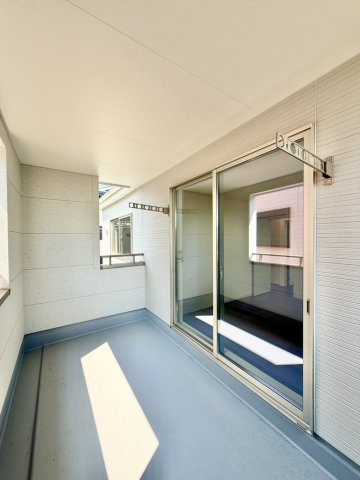リーブルガーデン泉佐野市鶴原８期　新築戸建のバルコニー