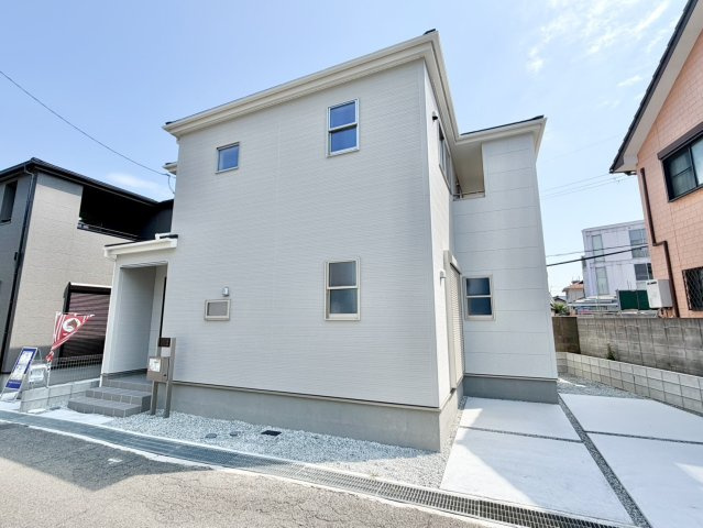 リーブルガーデン泉佐野市鶴原８期　新築戸建の外観