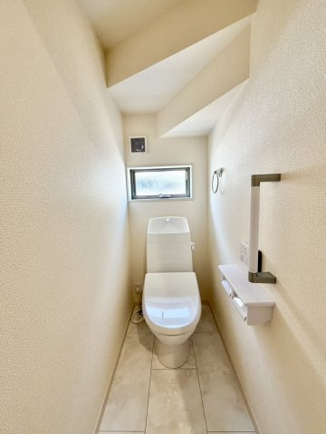 リーブルガーデン泉佐野市鶴原８期　新築戸建のトイレ