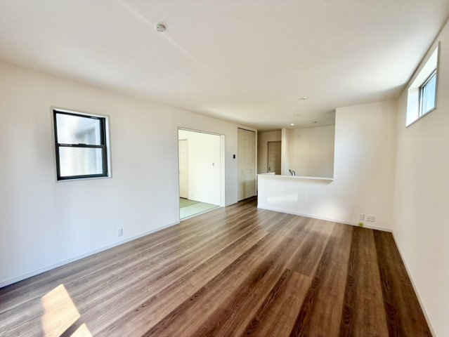 リーブルガーデン泉佐野市鶴原８期　新築戸建の居間・リビング