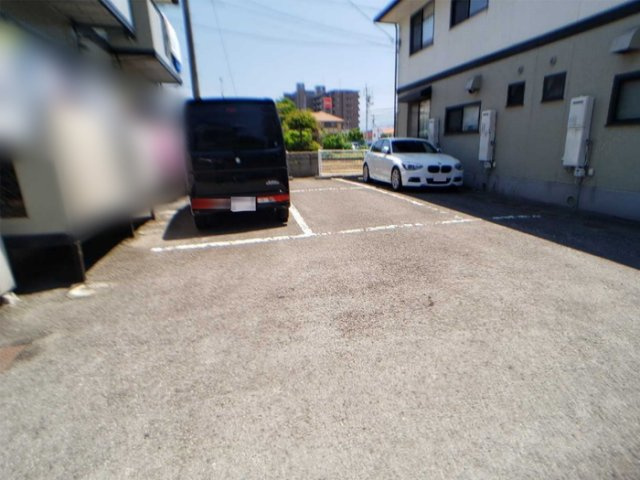 リッツハウス新堀　A棟の駐車場