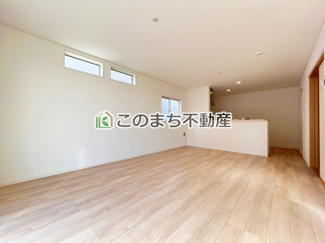【居間・リビング】 | CRADLE GARDEN栃木市箱森町　第6　3号棟　 | 同社施工物件写真。※建具やフローリング、その他仕様が異なる場合がございます。