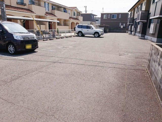 コンフォートＮの駐車場