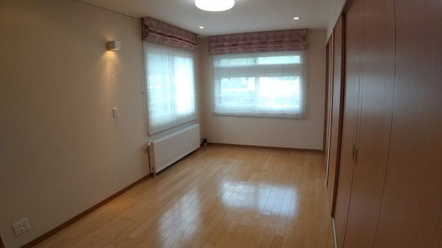フジパークサイド山鼻の洋室
