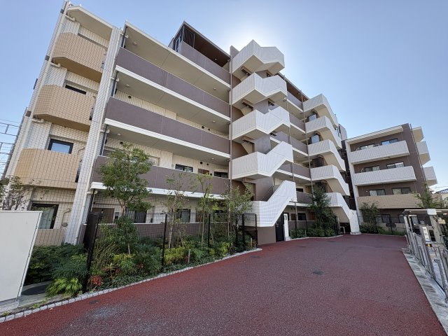 アンビシャス府中武蔵野台のその他|マンションの後ろ側です。