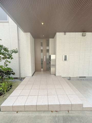 １７０ＨＡＵＳ　Sのエントランス