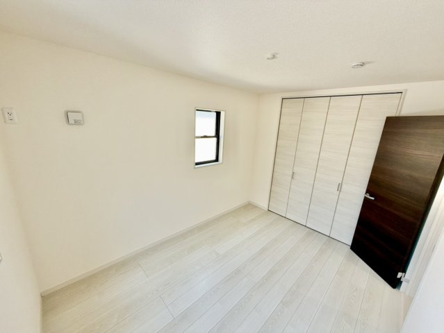 リーブルガーデン泉佐野市鶴原８期　新築戸建の洋室