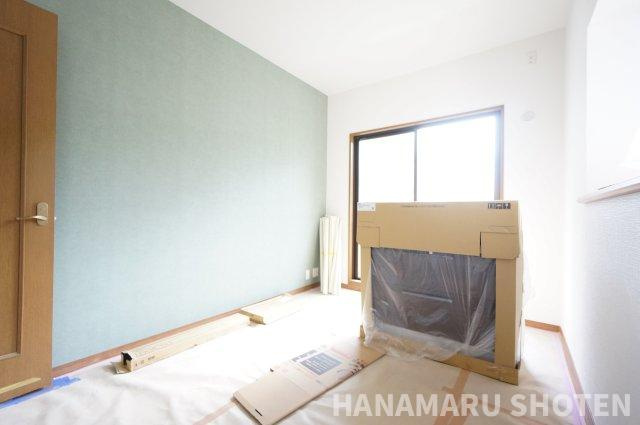 ネオハイツ都賀の洋室