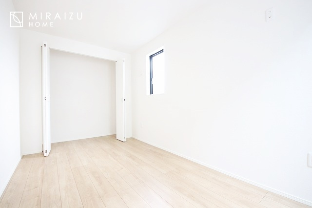 【玄関】 | いってきます♪ただいま♪明るい声が聞こえてきそうな玄関。ナチュラルなカラーがとても清潔感のある造りです♪