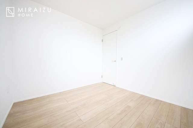 【洋室】 | 平日・休日問わず、いつでもご見学が出来ます♪☆実際に見て、触れて感じる安心のお住まい探しを体験して下さい♪☆物件情報だけでなく、地域の特色などなどエリア情報もお伝え出来たら嬉しいです♪