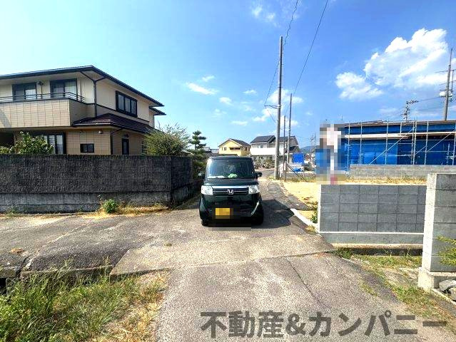 南高井町のおトチ3号地　松山市南高井町売土地の前面道路含む現地写真|前面道路含む現地写真です