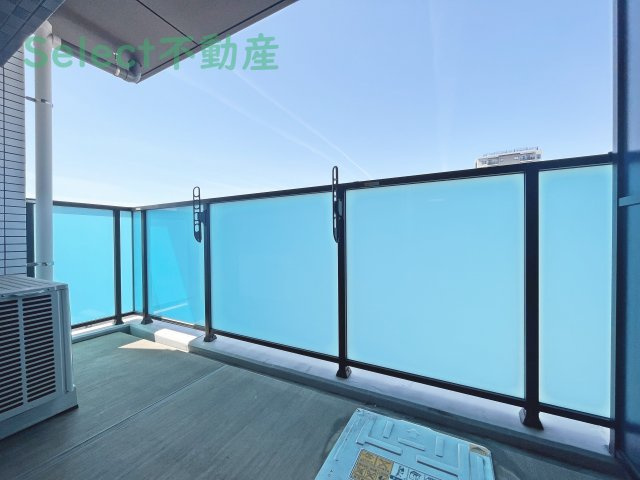 プレサンスＳＡＫＡＥフロントのバルコニー