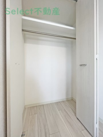 プレサンスＳＡＫＡＥフロントの収納