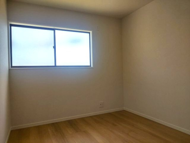 宝塚市米谷1丁目一戸建の洋室|2階中洋室約6帖