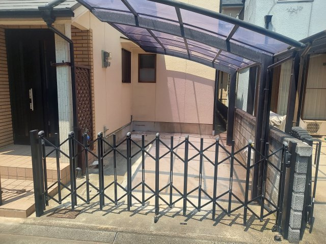 宝塚市米谷1丁目一戸建の駐車場