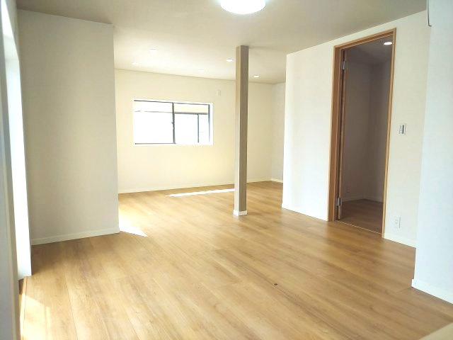 宝塚市米谷1丁目一戸建の居間・リビング