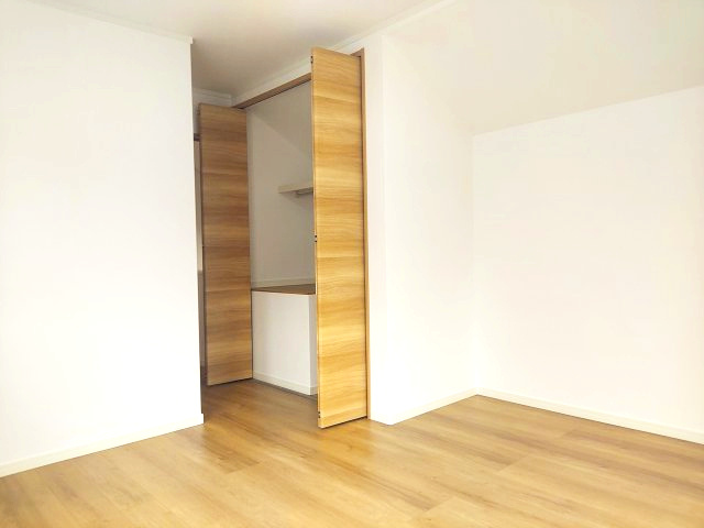 宝塚市中州1丁目一戸建の洋室|2階洋室約8帖