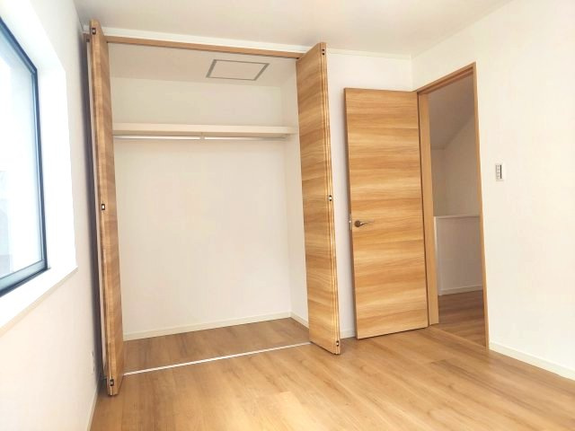 宝塚市中州1丁目一戸建の洋室|2階洋室約6帖