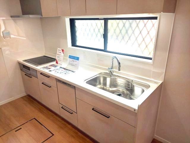 宝塚市中州1丁目一戸建のキッチン|食洗機付きシステムキッチン・IHコンロ