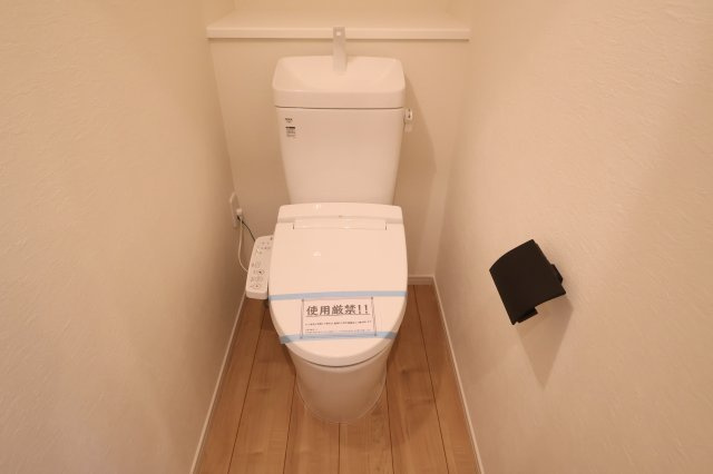 《仲介手数料無料》練馬区上石神井南町17-2新築一戸建て‎KEIAI Graceのトイレ
