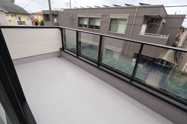 《仲介手数料無料》練馬区上石神井南町17-2新築一戸建て‎KEIAI Graceのバルコニー