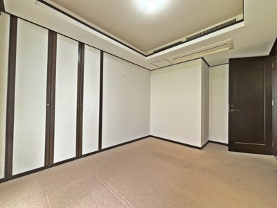 【洋室】 | 篠原北町パークマンション | 全居室天井埋め込み型エアコンのため、見た目もスッキリ