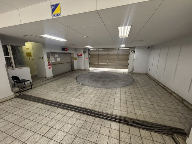 コア伝通院ロイヤルの駐車場