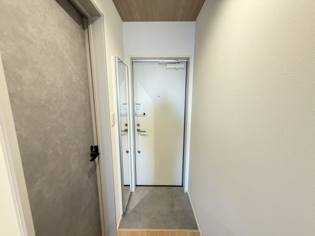 KT松戸六実の玄関