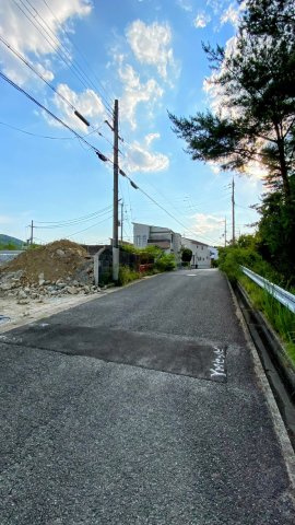 名塩さくら台3丁目の前面道路含む現地写真