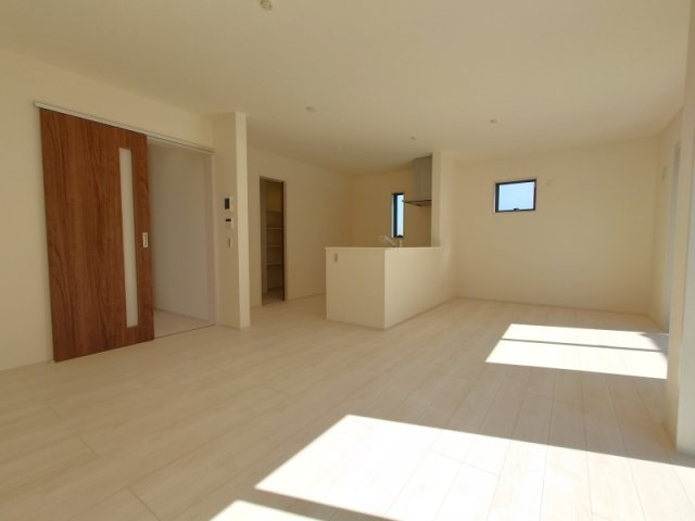 所沢市下安松 全1棟 新築分譲住宅 3,780万円の居間・リビング