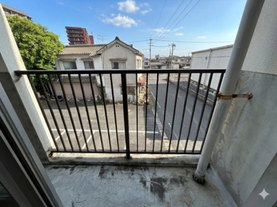 【バルコニー】 | 宝友コーポ | 洗濯物も干せるバルコニー。前面に遮るものがなく開放的。