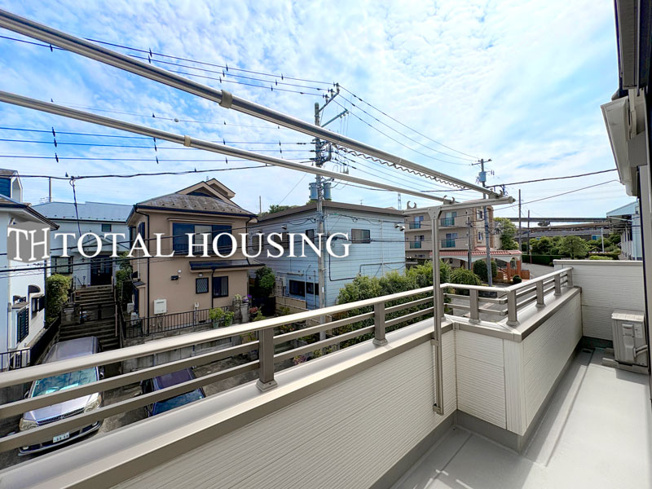 【バルコニー】 | 【弊社限定物件】八王子市大塚　中古戸建　全1棟
