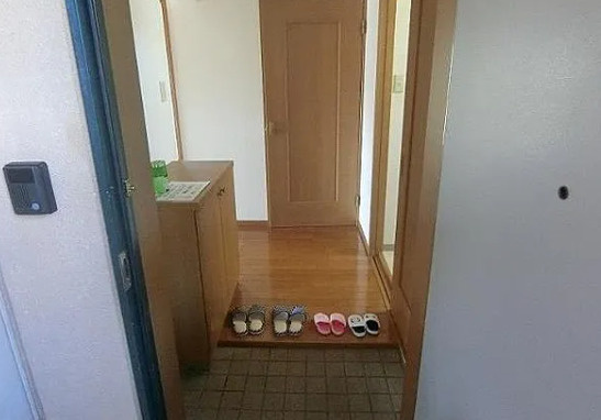 タモンズハートビレッジＡの玄関
