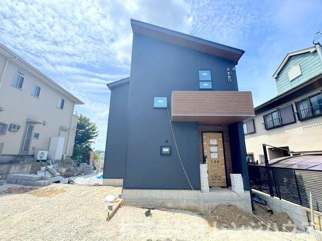 【外観】 | 厚木市毛利台1丁目　新築分譲住宅  全1棟 | 軽減等の優遇が受けられる長期優良住宅になります。写真撮影【2026.7】