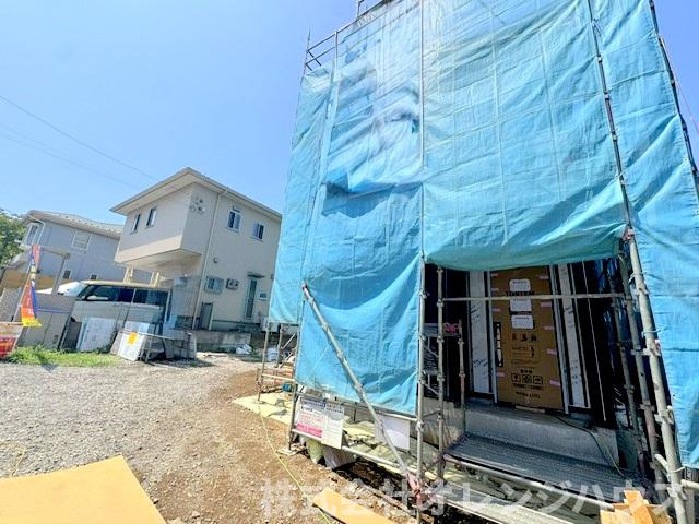 【外観】 | 厚木市毛利台1丁目　新築分譲住宅  全1棟 | 詳細は担当スタッフまでお気軽にお問い合わせください。写真撮影【2026.7】
