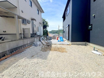 【玄関】 | 厚木市毛利台1丁目　新築分譲住宅  全1棟 | 写真撮影【2026.7】