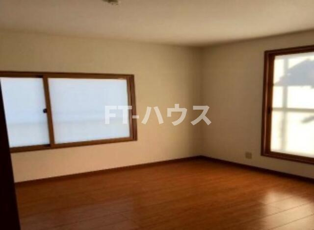 八千代市勝田台二丁目戸建ての居間・リビング