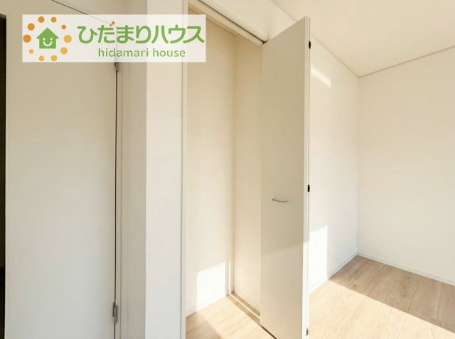 【収納】 | つくばみらい市小絹第4　新築戸建　5号棟 | 便利なリビング収納完備！
