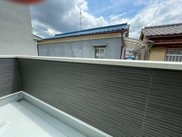 横沼町戸建貸家のバルコニー