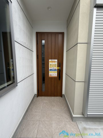 厚木市妻田北3丁目5期　新築戸建　全4棟D号棟の玄関