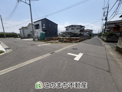 【前面道路含む現地写真】 | CRADLE GARDEN栃木市薗部町　第14　1号棟　 | 前面道路が広いので、陽当り・解放感◎になっております！