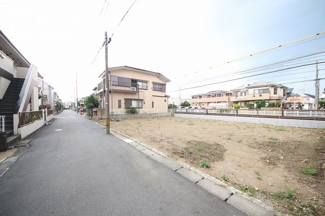 【前面道路含む現地写真】 | ＼静かな環境で落ち着いた暮らしをご希望のお客様／広さと価格のバランスの良いマイホーム！近隣施設にも恵まれ立地！詳細、ご見学希望・資料請求ミライズホームお気軽にお問合せ下さい♪