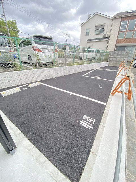 スペチアーレ潮江の駐車場