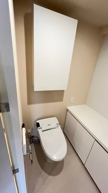 カスタリア目黒鷹番のトイレ|コンパクトで使いやすいトイレです